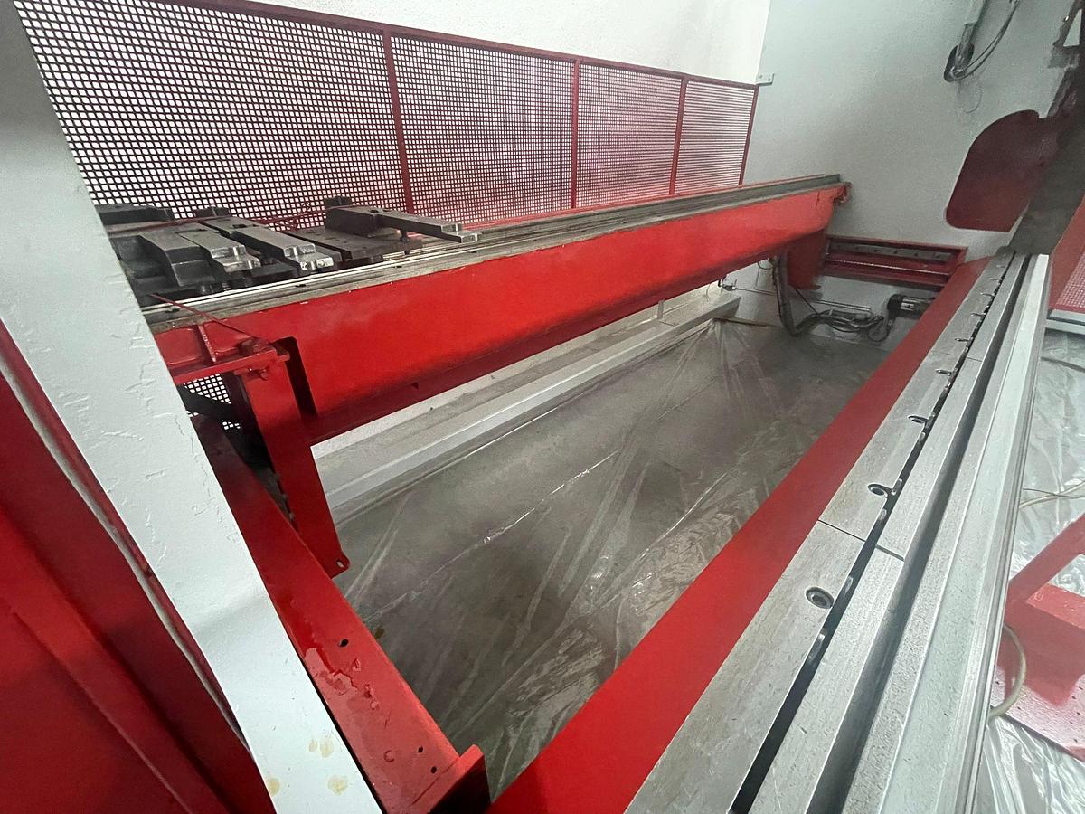 Usato Pressa Piegatrice“BEYELER” 4100x150 tonn.