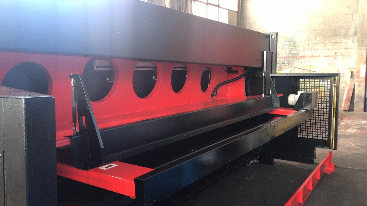 Usato Cesoia AMADA 4100 x 8 mm.