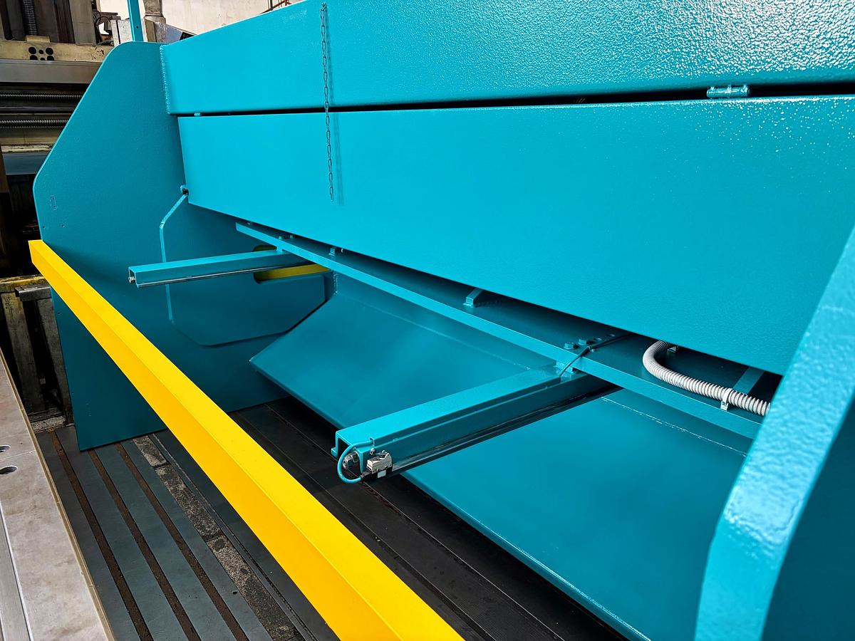 Usato Cesoia “GADE” 3050×6/8mm