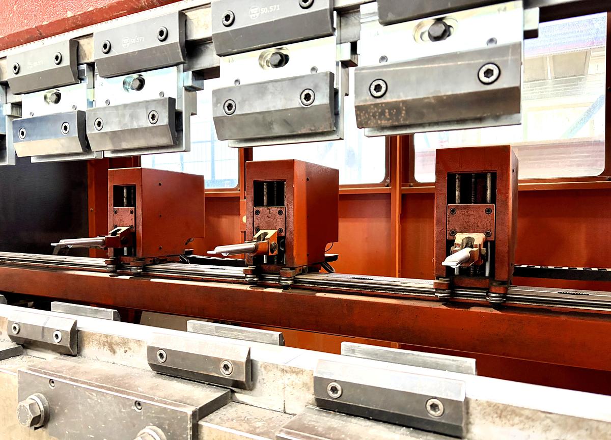 Usato PRESSA PIEGATRICE "SCHIAVI" HFB 4000 x 200 tonn.