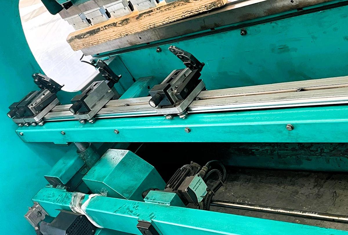 Usato Pressa Piegatrice “WARCOM” 3100×160 tonn.