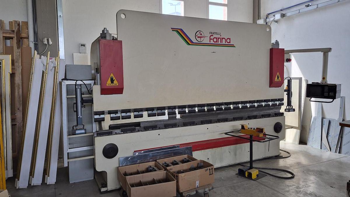 Usato Pressa Piegatrice "FARINA" 4100x110 tonn