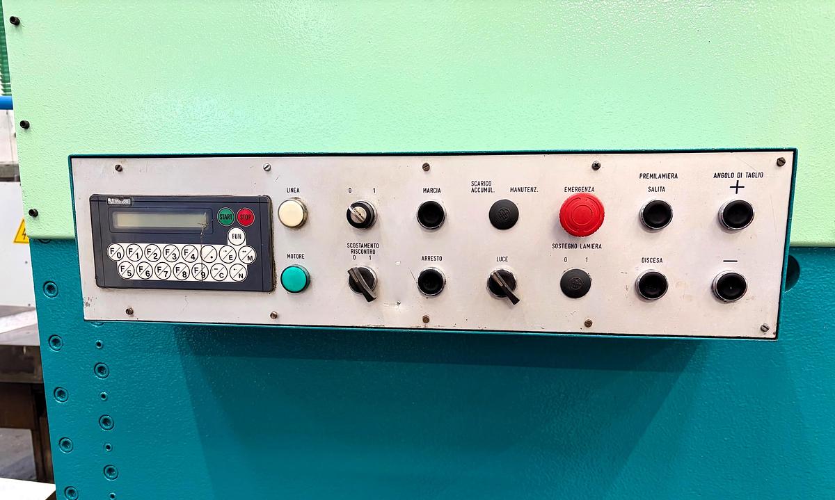 Usato Cesoia “GADE” 3050×6/8mm