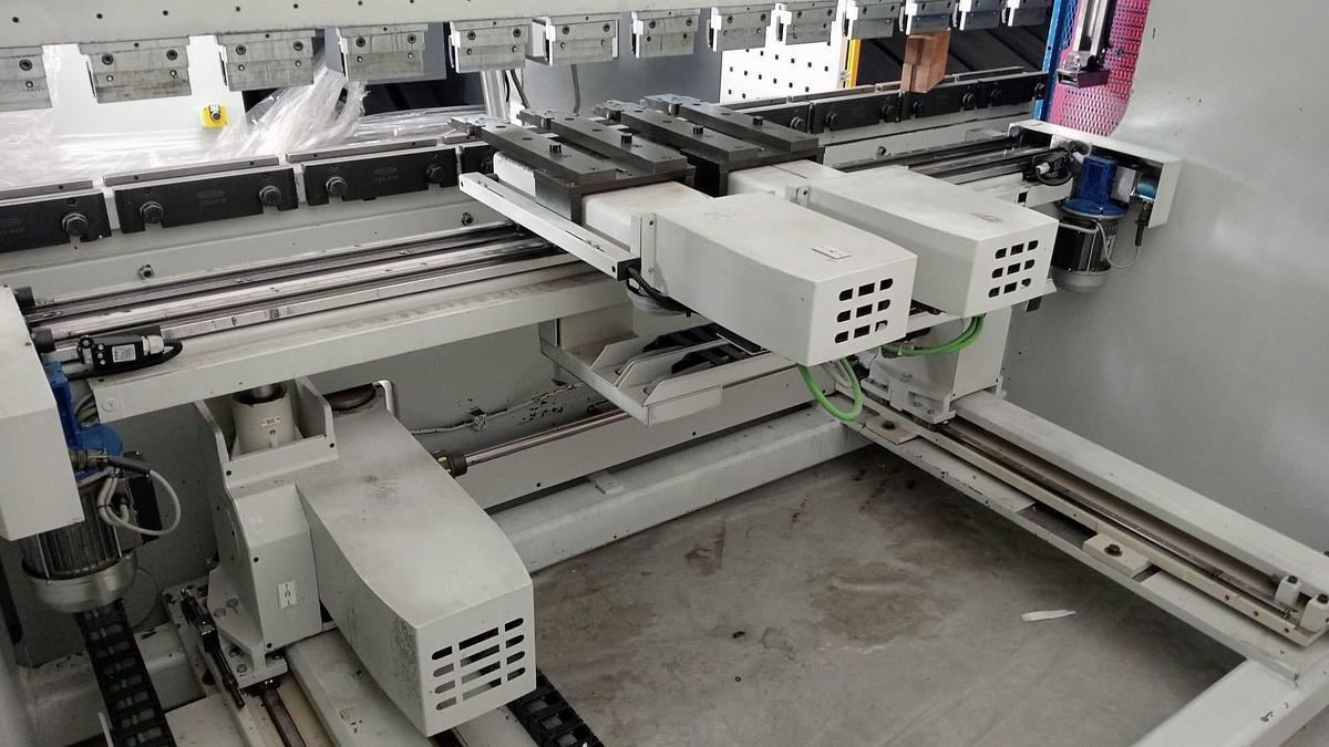 Usato Pressa Piegatrice “WARCOM” DINAMICA 3100×100 tonn.