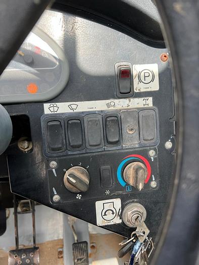 Used 2011 GENIE GTH-1056 TELEHANDLER