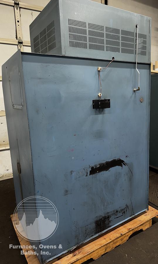 Used 36"W x 48"H x 24"L, Blue M DC-246G Cabinet Oven, 600°F, Stainless Interior