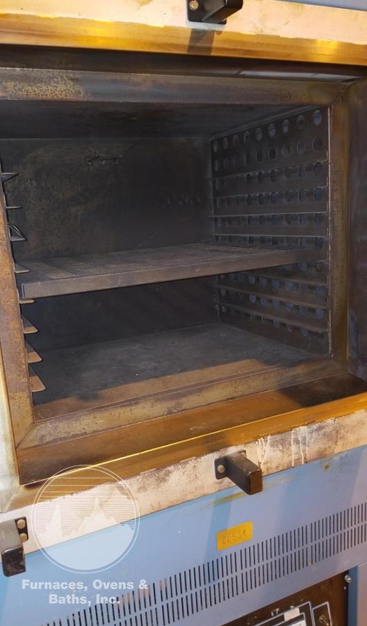Used 25"W x 20"H x 20"L Blue M IGF-7780 Inert Gas Cabinet Oven, 1100°F
