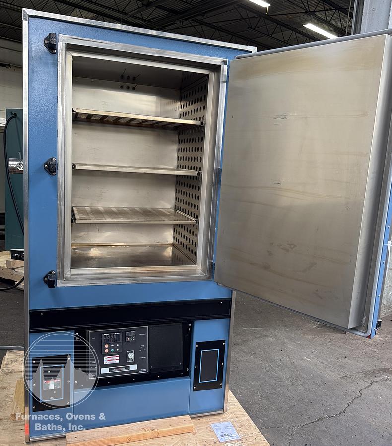 Used 25"W x 38"H x 20"L Blue M DC-336 Cabinet Oven, 650°F, Electric