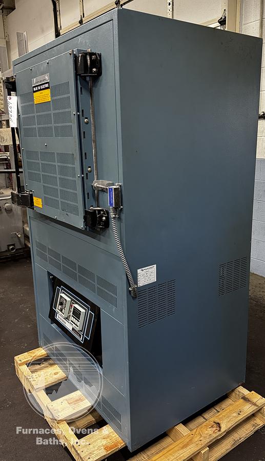 Used 20"W x 20"H x 18"L Blue M CW-6680 Cabinet Oven, 1300°F, Electric