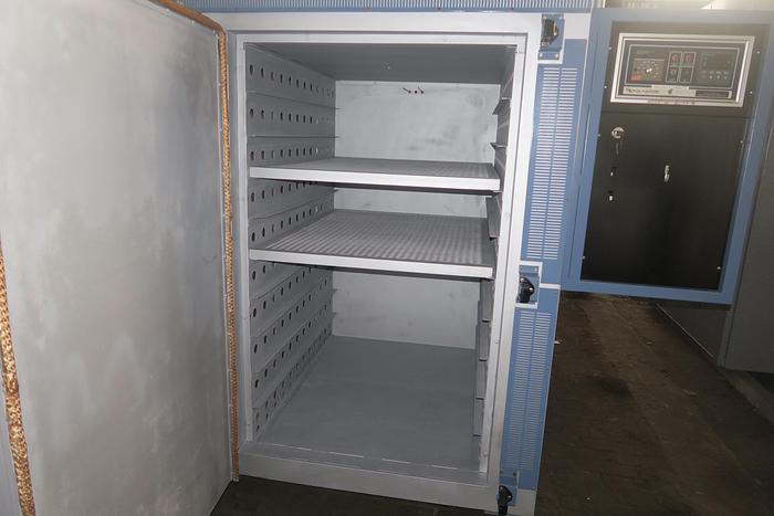Used 36"W x 60"H x 48"L Blue M Batch/Cabinet Oven, 750°F, Electric