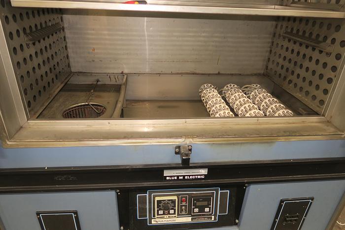 Used 48"W x 36"H x 24"L Blue M DC-1406F Cabinet Oven, 662°F, Electric