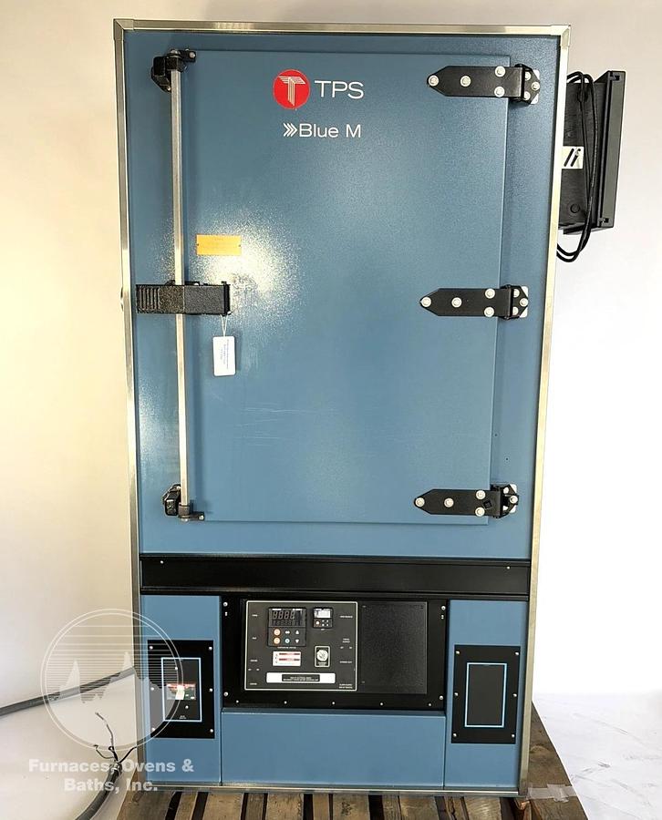 Used 25"W x 38"H x 20"L Blue M DC-336 Cabinet Oven, 650°F, Electric