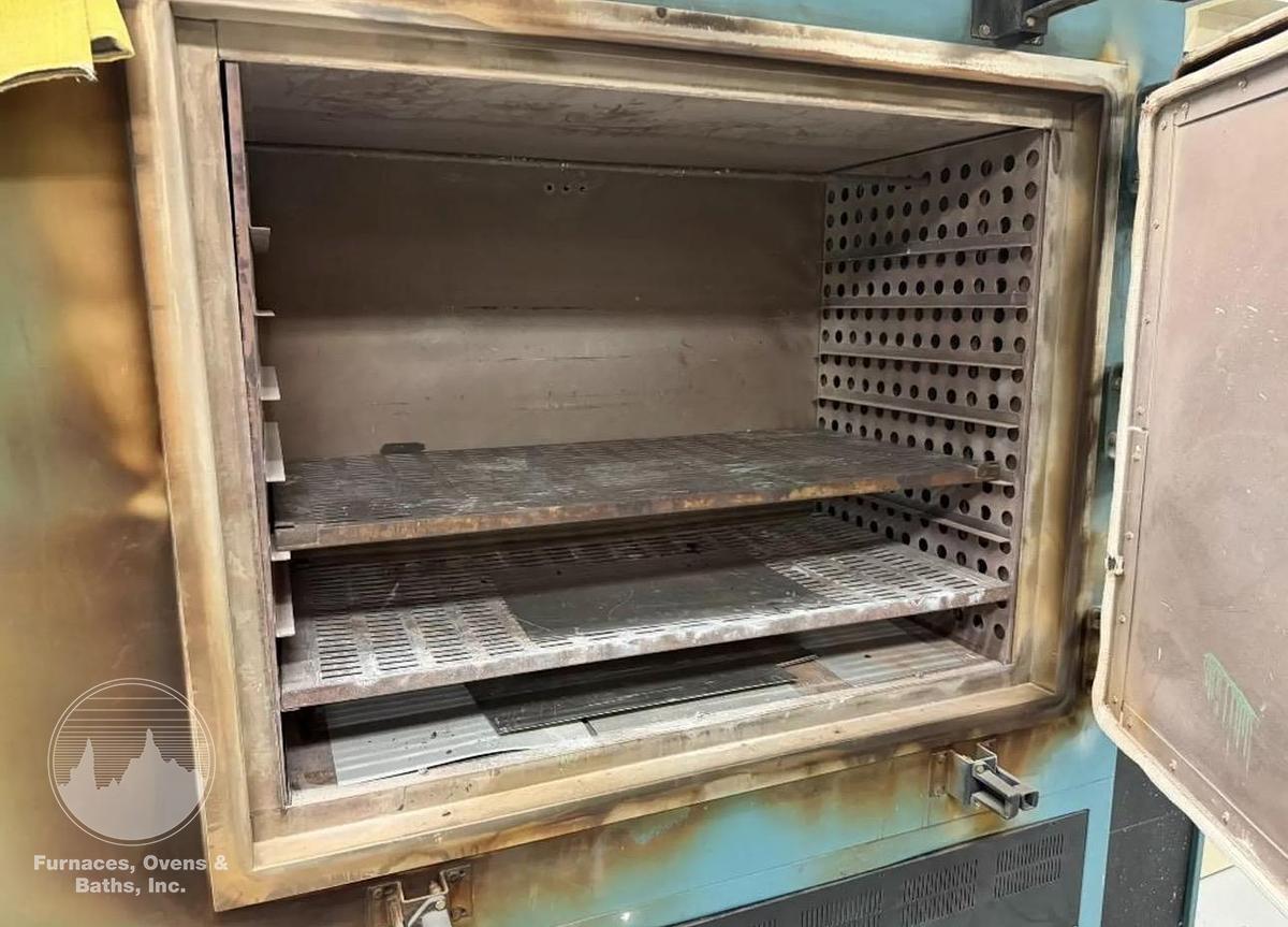 Used 48"W x 36"H x 24"L Blue M CW-9980G Cabinet Oven, 1300°F, Electric