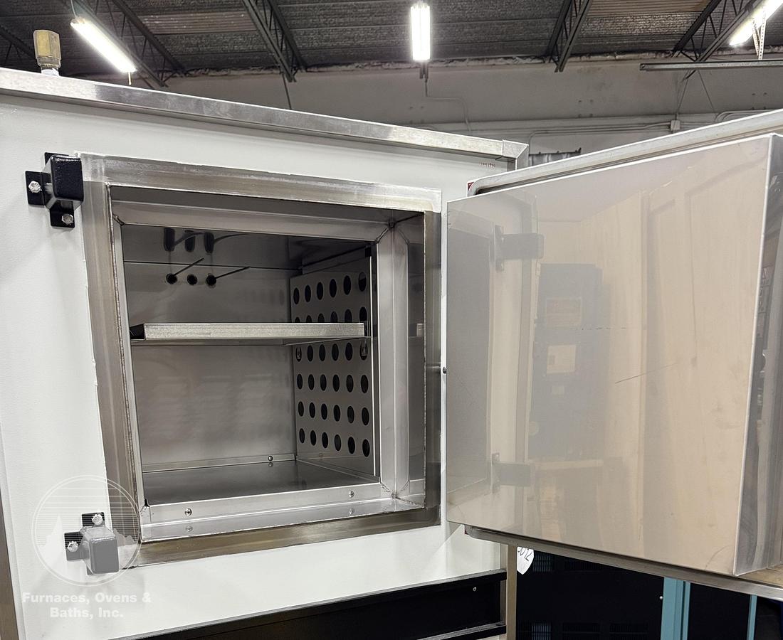 Used 14"W x 14"H x 14"L Blue M DCI-146 Inert Gas Cabinet Oven, 662°F, Electric