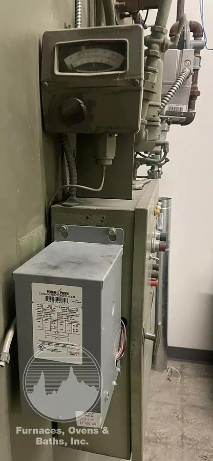 Used 40"W x 63"H x 52"L Despatch V-39 STD Walk-In Oven, 500°F, Gas