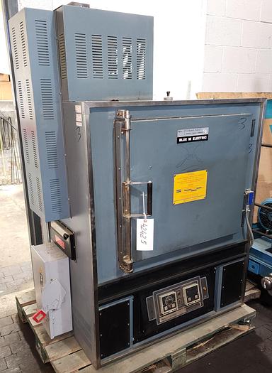 Used 25"W x 20"H x 20"L Blue M DC-256A-FHP-1 Class A Cabinet Oven, 600°F, Electric