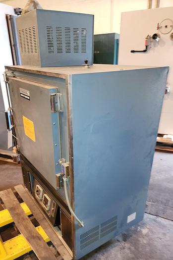 Used 25"W x 20"H x 20"L Blue M DC-256A-FHP-1 Class A Cabinet Oven, 600°F, Electric