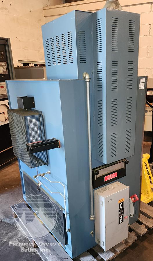 Used 25"W x 20"H x 20"L Blue M DC-256A-FHP-1 Class A Cabinet Oven, 600°F, Electric