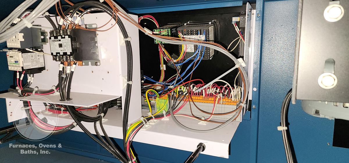 Used 48"W x 36"H x 24"L Blue M DC-1406 Cabinet Oven, 662°F, Electric