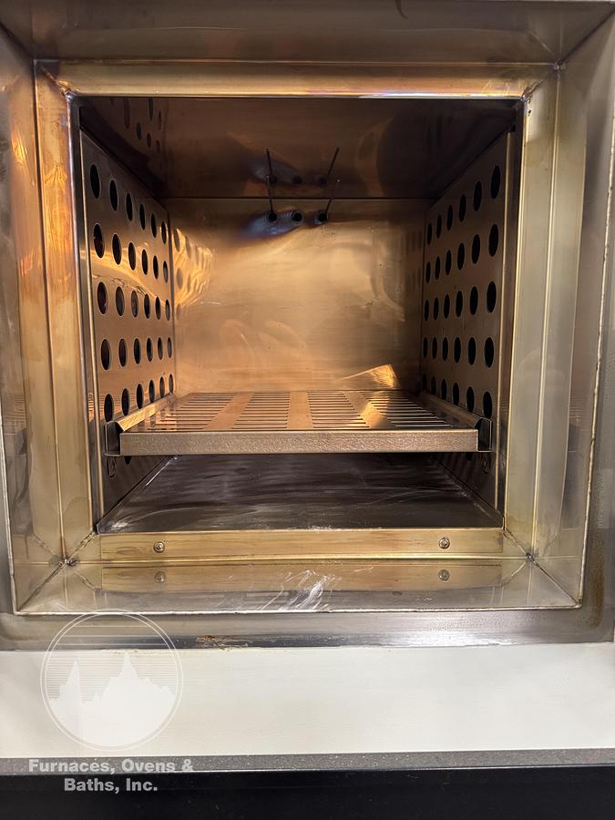 Used 14"W x 14"H x 14"L Blue M DCI-146 Inert Gas Cabinet Oven, 662°F, Electric