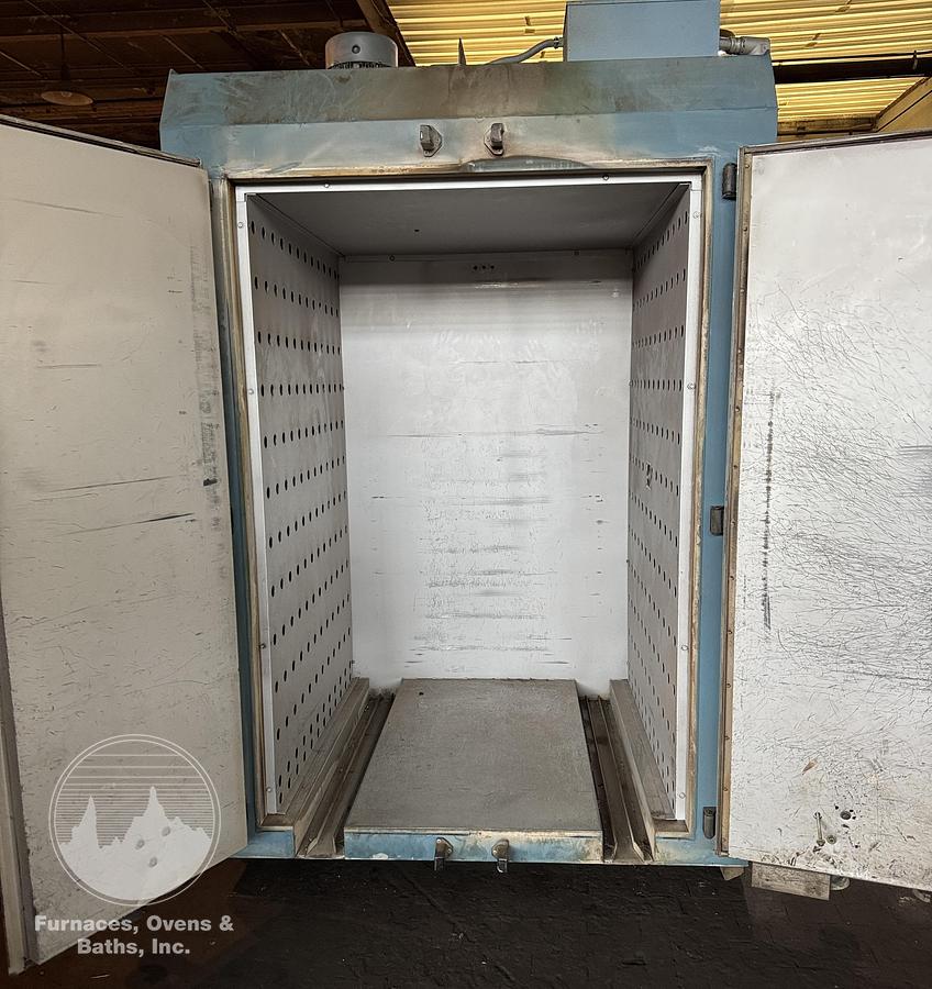 Used 48"W x 72"H x 48"L, Blue M DC-966 Batch/Truck Oven, 600°F