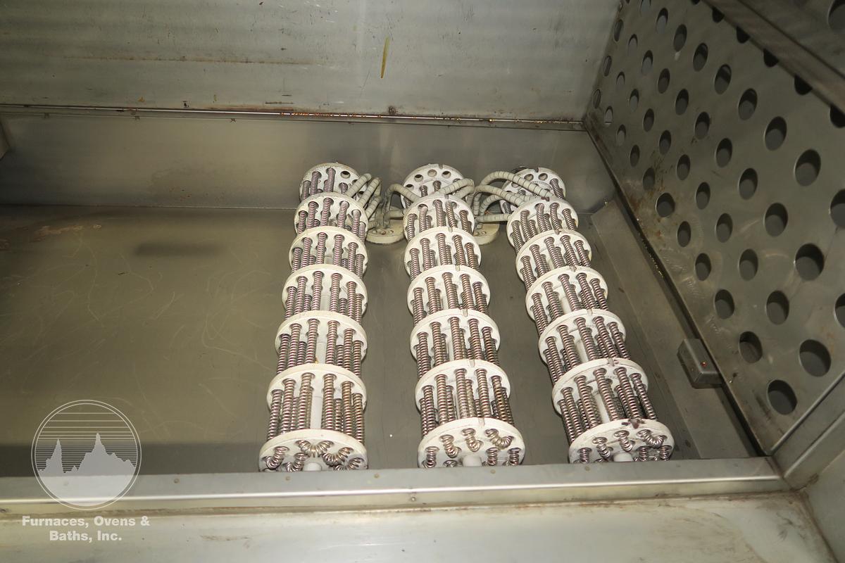 Used 48"W x 36"H x 24"L Blue M DC-1406F Cabinet Oven, 662°F, Electric