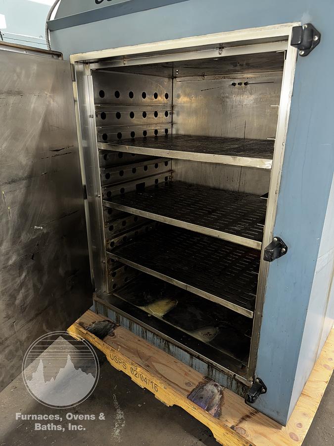 Used 36"W x 48"H x 24"L, Blue M DC-246G Cabinet Oven, 600°F, Stainless Interior