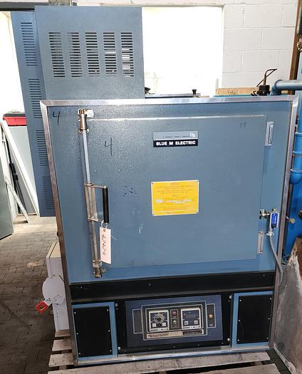 Used 25"W x 20"H x 20"L Blue M DC-256A-FHP-1 Class A Cabinet Oven, 600°F, Electric