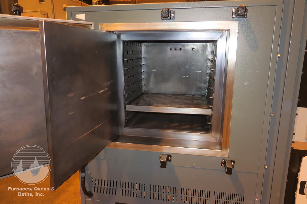 Used 20"W x 20"H x 18"L Blue M IGF-6680E Inert Gas Cabinet Oven, 1100°, Electric