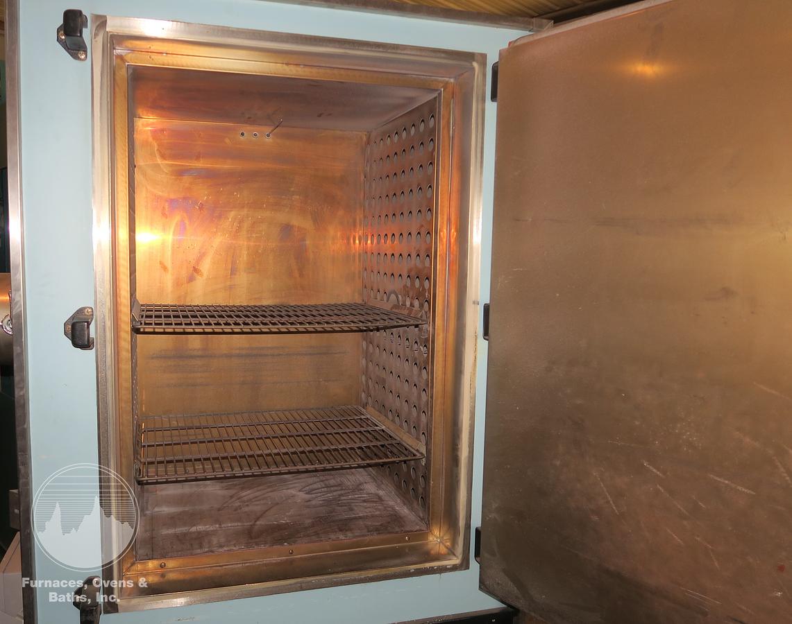 Used 25"W x 38"H x 20"L Blue M MP-336C-1 Cabinet Oven, 650°F, Electric