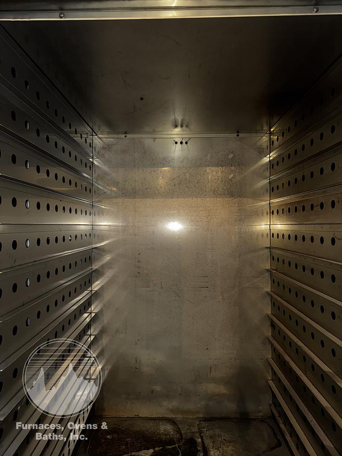 Used 48"W x 72"H x 48"L, Blue M DC-966 Cabinet Oven, 600°F, Stainless Interior