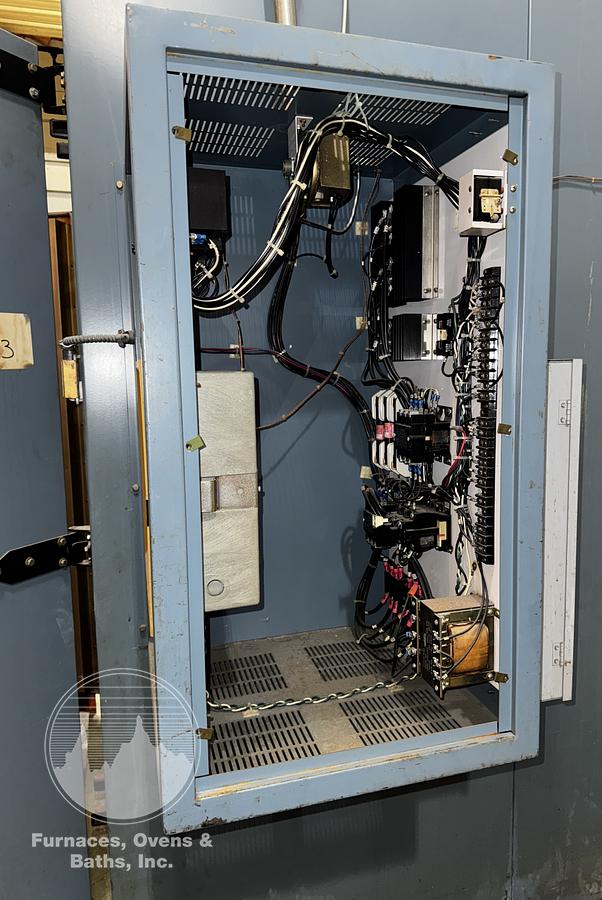 Used 48"W x 72"H x 48"L, Blue M DC-966 Cabinet Oven, 600°F, Stainless Interior