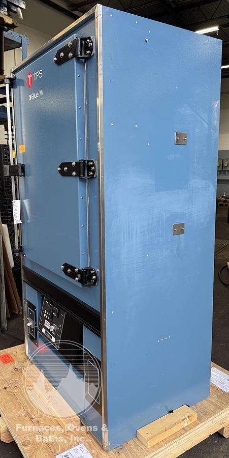 Used 25"W x 38"H x 20"L Blue M DC-336 Cabinet Oven, 650°F, Electric