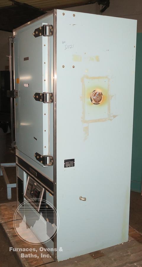 Used 25"W x 38"H x 20"L Blue M MP-336C-1 Cabinet Oven, 650°F, Electric