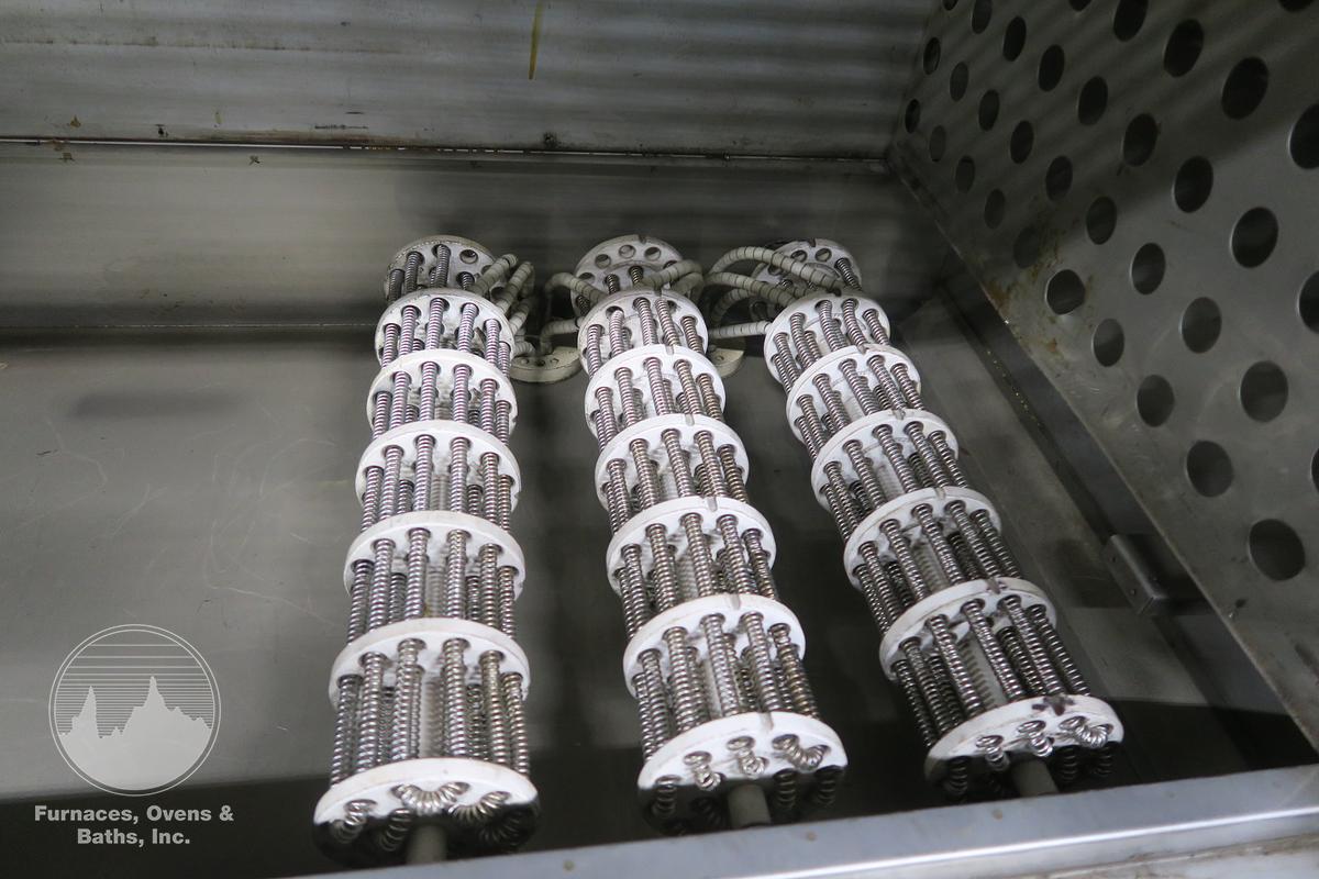 Used 48"W x 36"H x 24"L Blue M DC-1406F Cabinet Oven, 662°F, Electric