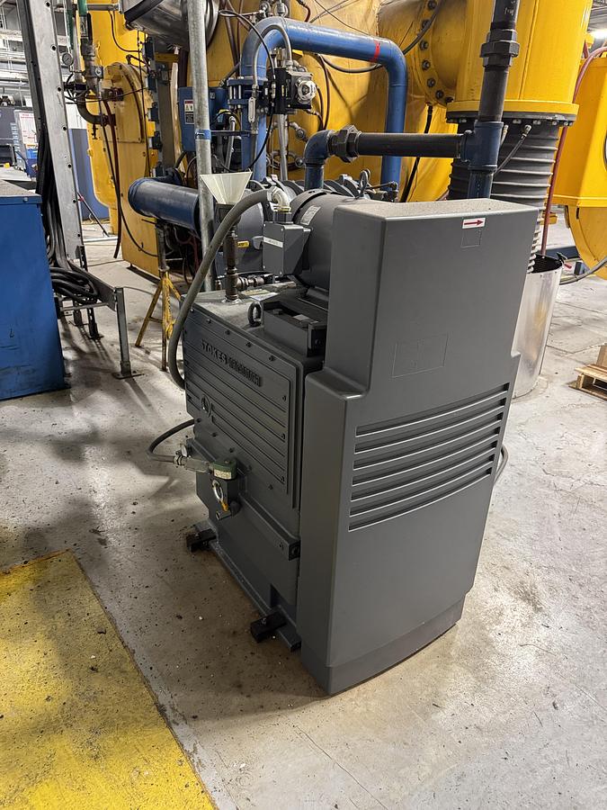 Used Solar Atmospheres HFL-5748-2EQ Vacuum Furnace, 2850-F, 2 Bar, Diffusion Pump, NEW HOT ZONE