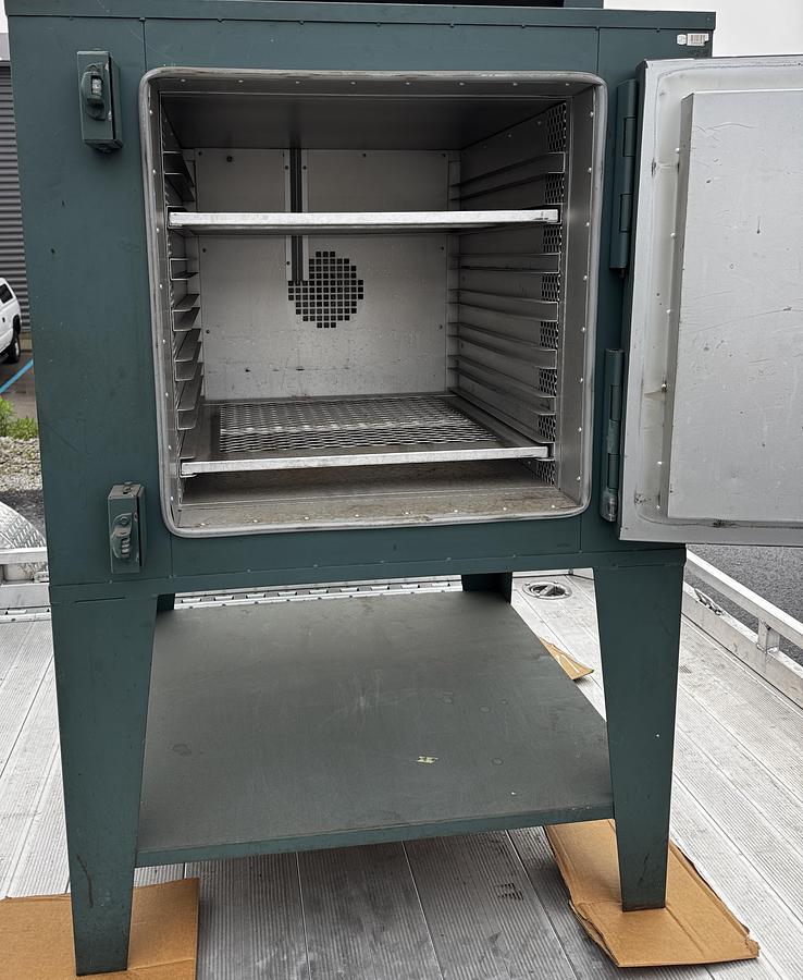 Used 24"W x 24"H x 24"Dp, Grieve AA-500 Solvent Rated Cabinet Oven, 500-F