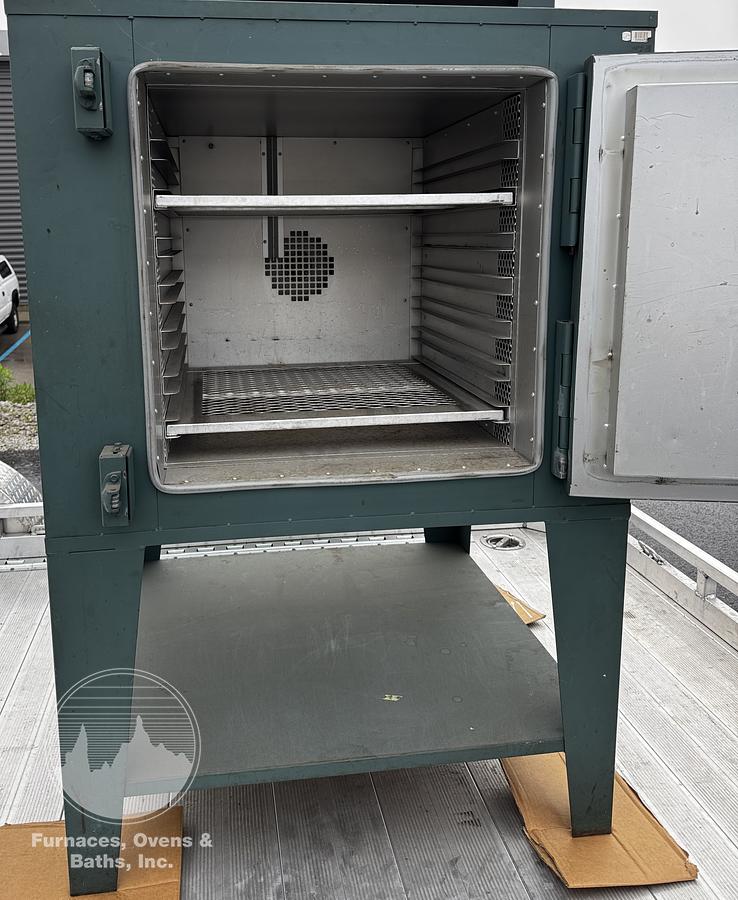 Used 24"W x 24"H x 24"Dp, Grieve AA-500 Solvent Rated Cabinet Oven, 500-F