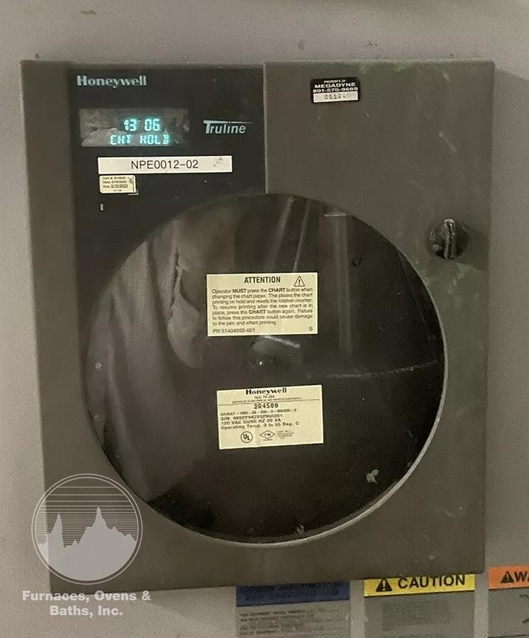 Used 48"W x 72"H x 52"L, Despatch Industries PWE3-10-1E, 850-F, Electric