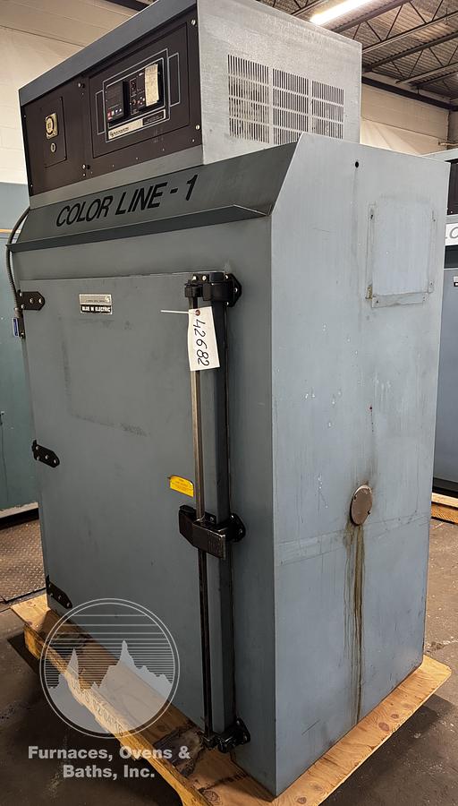 Used 36"W x 48"H x 24"L, Blue M DC-246G Cabinet Oven, 600°F, Stainless Interior