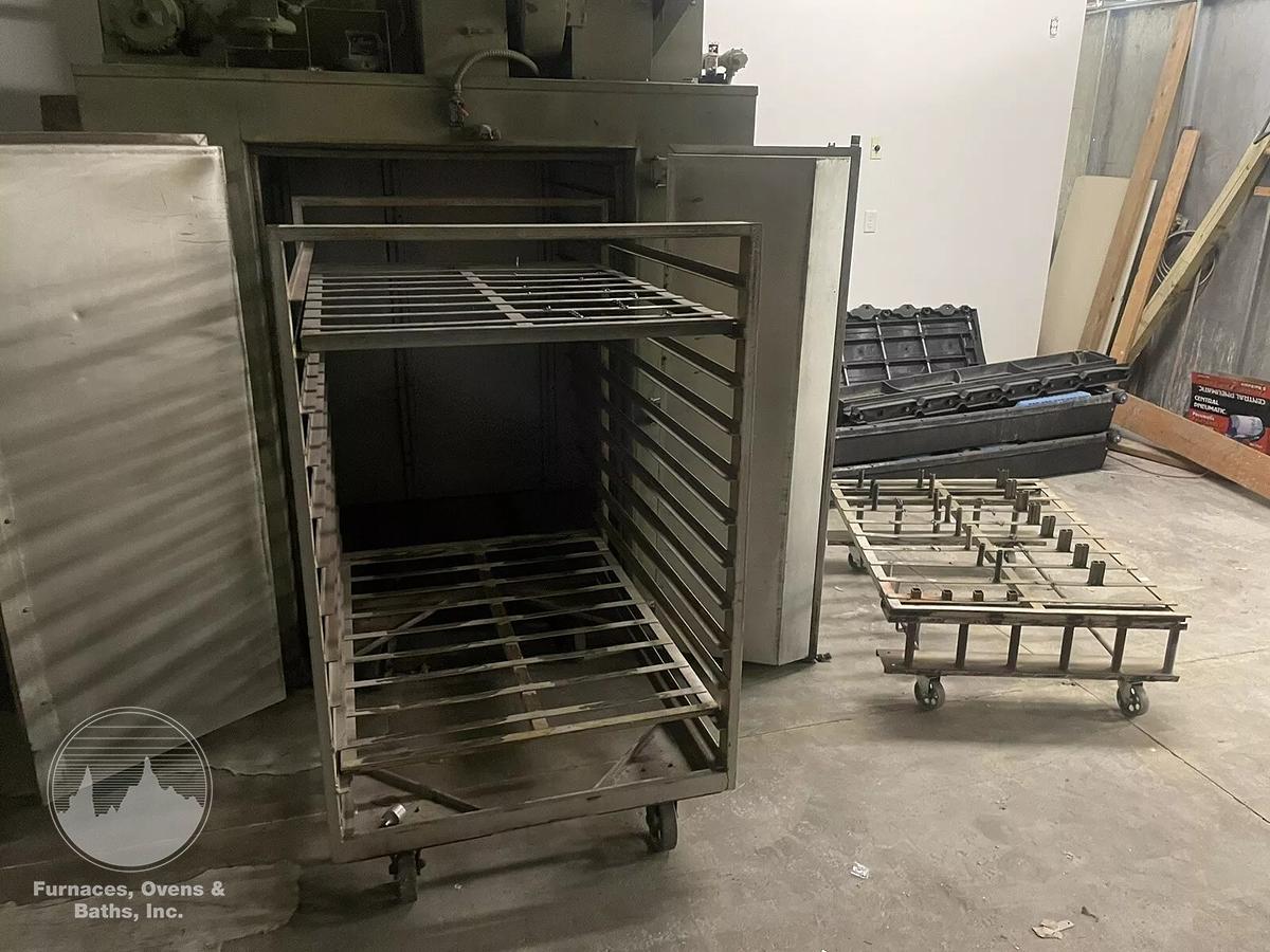 Used 40"W x 63"H x 52"L Despatch V-39 STD Walk-In Oven, 500°F, Gas