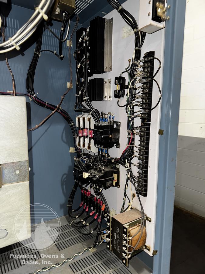 Used 48"W x 72"H x 48"L, Blue M DC-966 Cabinet Oven, 600°F, Stainless Interior