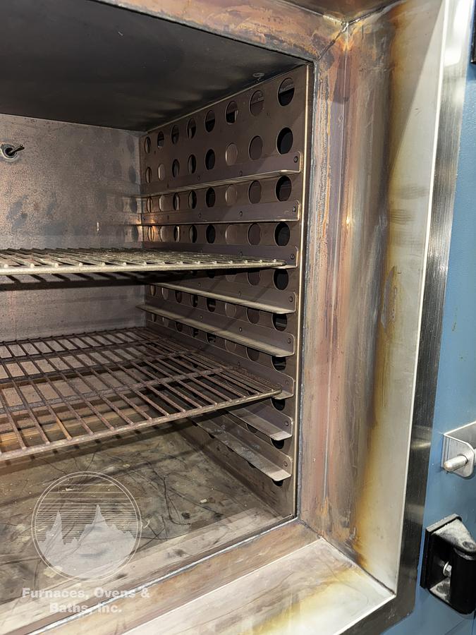 Used 20"W x 20"H x 18"L Blue M CW-6680 Cabinet Oven, 1300°F, Electric