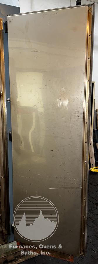 Used 48"W x 72"H x 48"L, Blue M DC-966 Cabinet Oven, 600°F, Stainless Interior