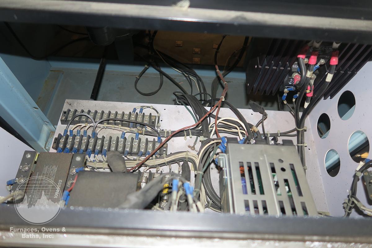 Used 25"W x 38"H x 20"L Blue M MP-336C-1 Cabinet Oven, 650°F, Electric