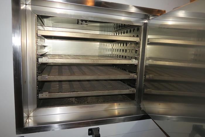 Used 25"W x 20"H x 20"L Blue M IGF-7780 Inert Gas Cabinet Oven, 1100°F
