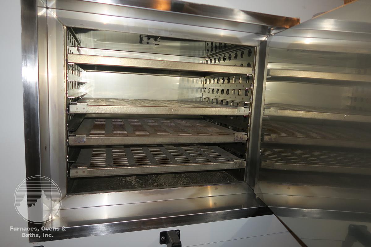 Used 25"W x 20"H x 20"L Blue M IGF-7780 Inert Gas Cabinet Oven, 1100°F