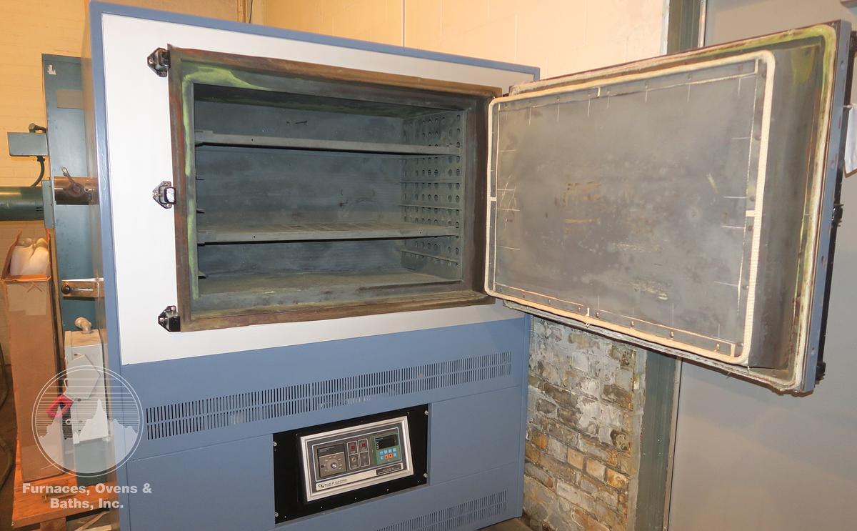 Used 38"W x 25"H x 20"L, Blue M CW-8880G, 1300-F, Electric