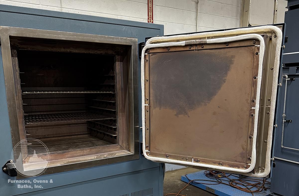 Used 20"W x 20"H x 18"L Blue M CW-6680 Cabinet Oven, 1300°F, Electric