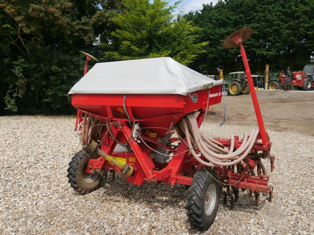 Used Kverneland Accord DL Pneumatic Drill